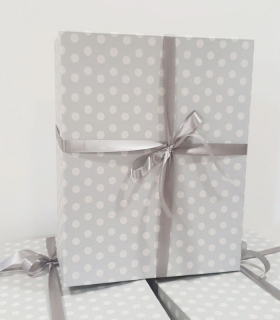 Cajas para regalos gris topitos
