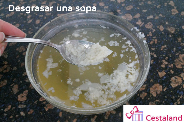 desgrasar-una-sopa