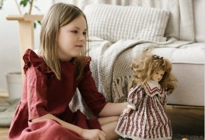 beneficios-de-jugar-con-muñecas