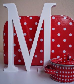 letra-2Bm-2Blacada-2Bblanco