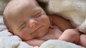 recien-nacido-durmiendo-1