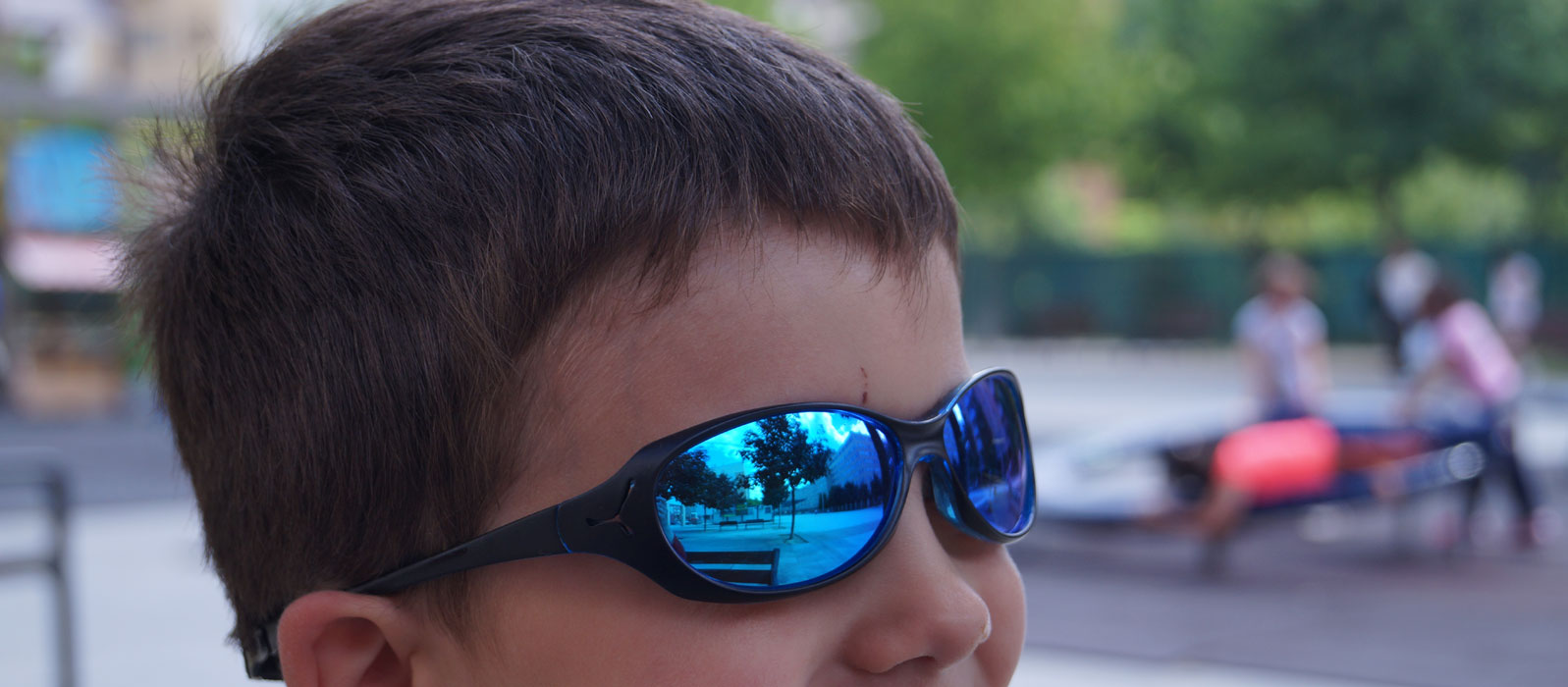 Portero Guión Turbina Proteger los ojos de los niños del sol es importante. Gafas de sol  infantiles para niños y bebés. - Blog de Cestaland