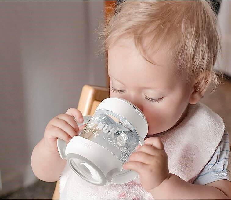 elegir taza agua bebé